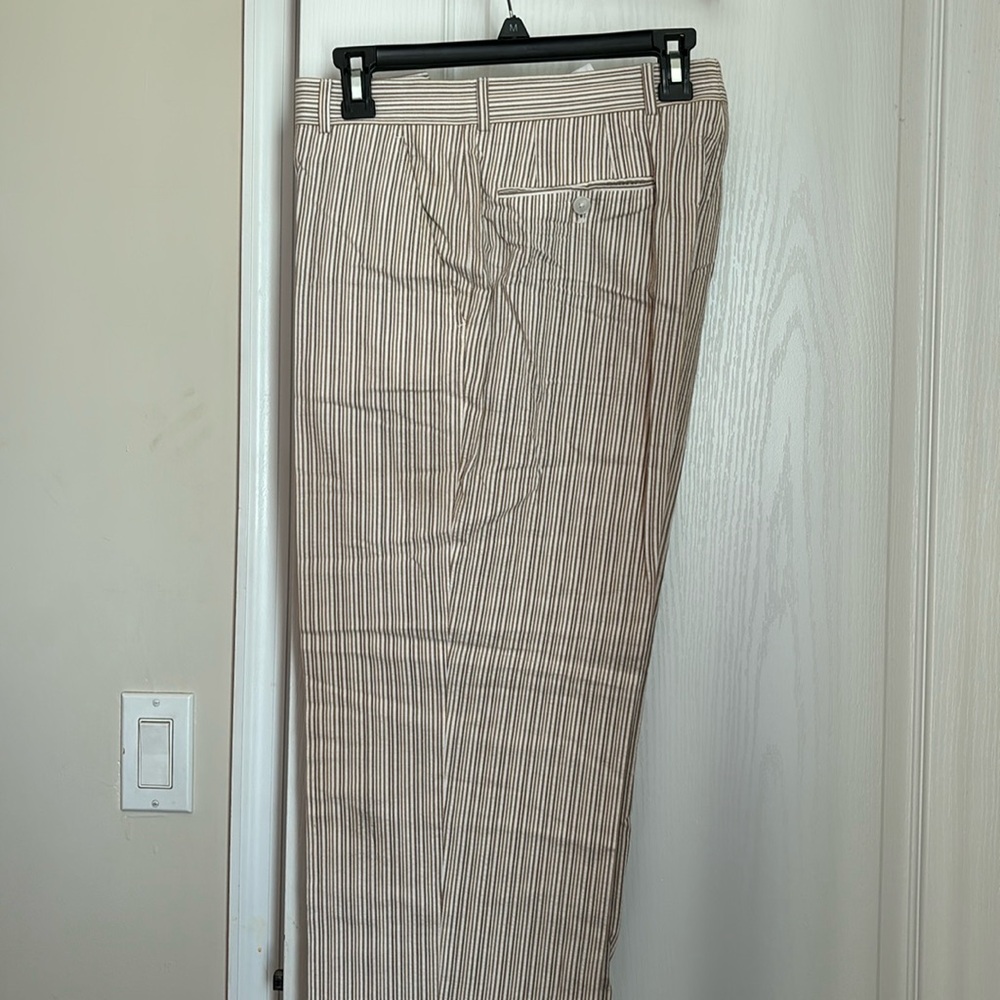 Men’s 100% cotton suit.